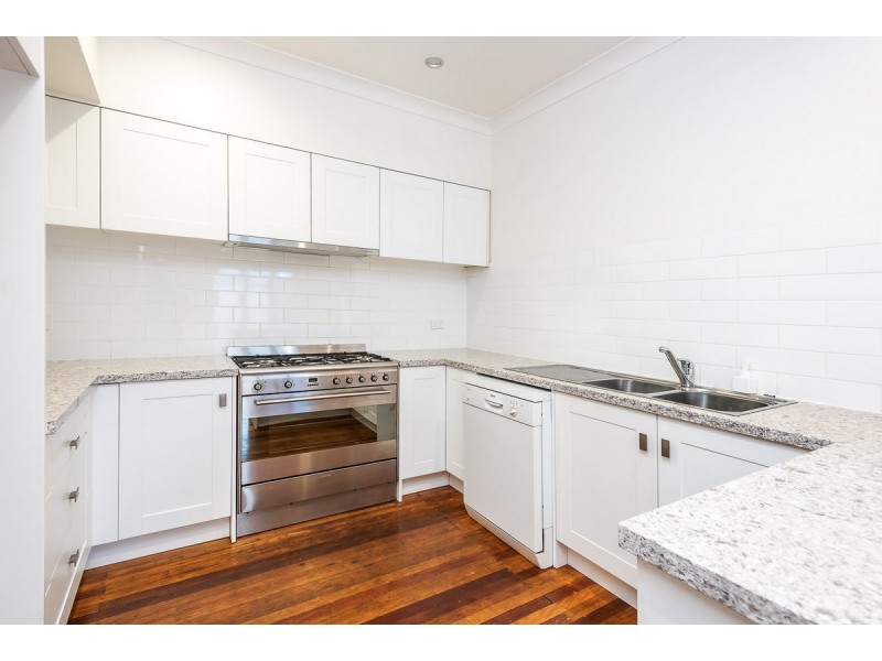 400 Bayview Street, Paradise Point QLD 4216