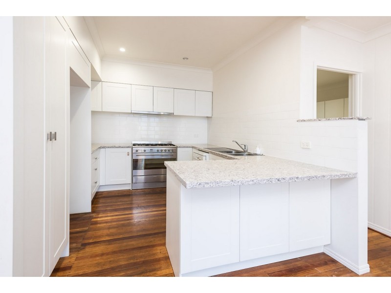 400 Bayview Street, Paradise Point QLD 4216