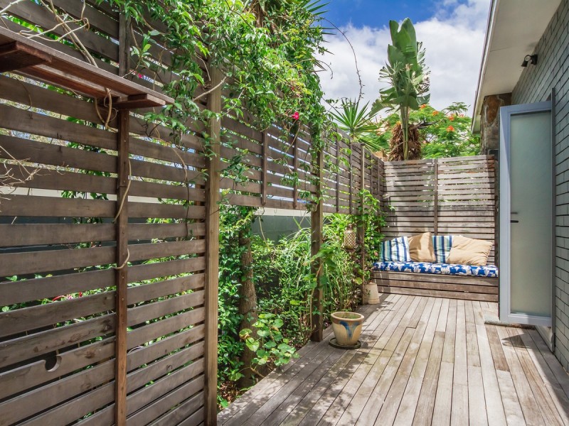 400 Bayview Street, Paradise Point QLD 4216