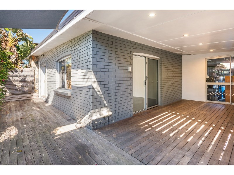 400 Bayview Street, Paradise Point QLD 4216