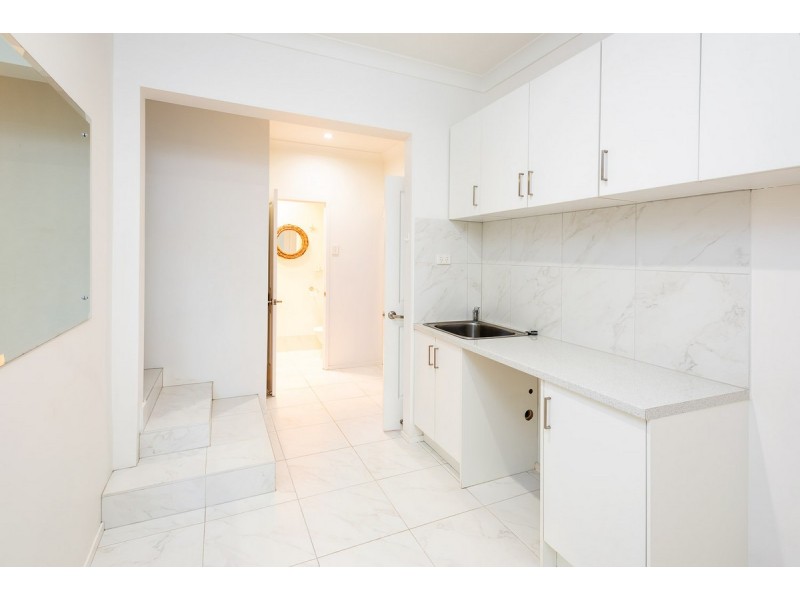 400 Bayview Street, Paradise Point QLD 4216