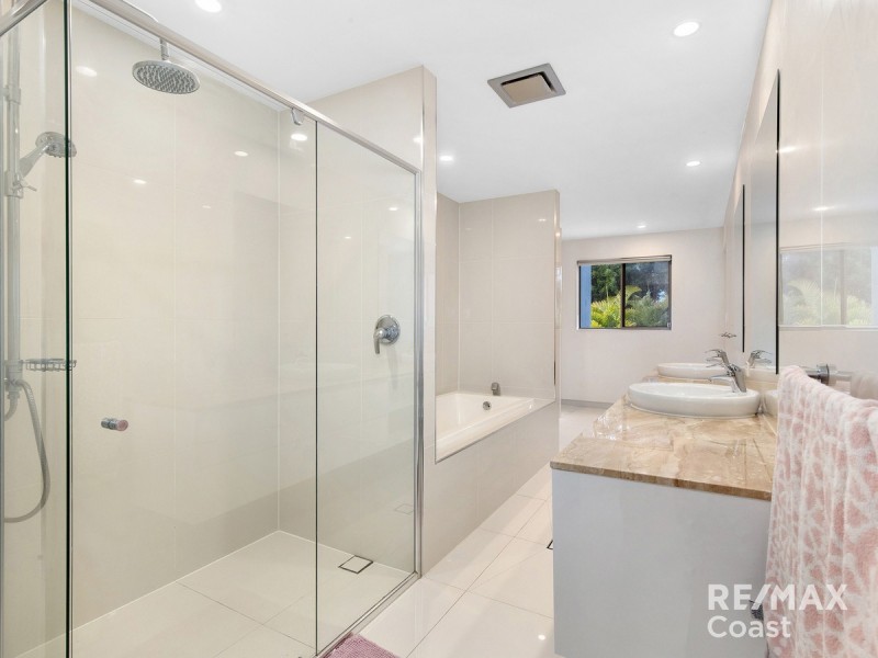 8006b Vista Drive, Benowa QLD 4217