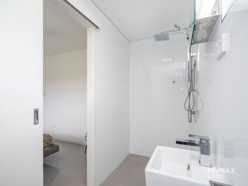 1 Tekapo Street, Broadbeach Waters QLD 4218