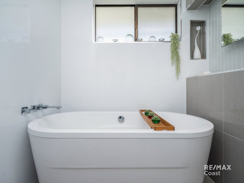 1 Tekapo Street, Broadbeach Waters QLD 4218