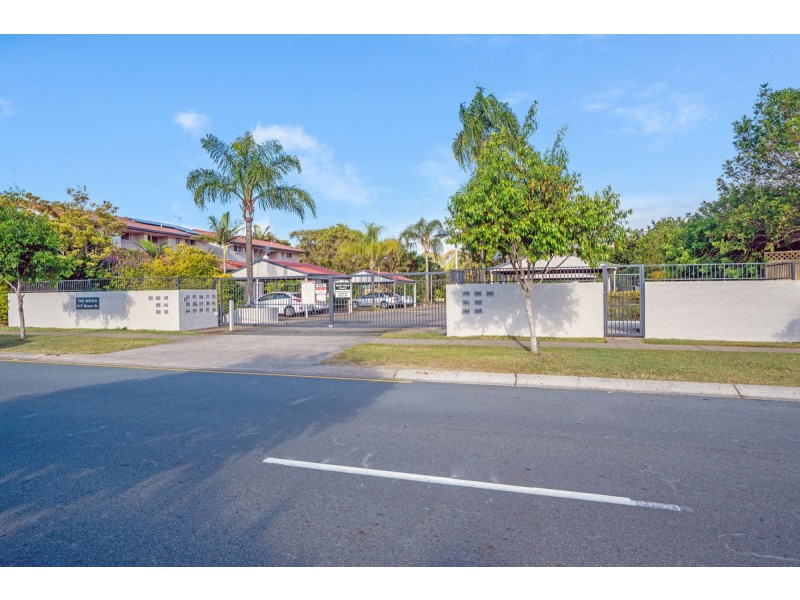 36/13-17 Brown Street, Labrador QLD 4215