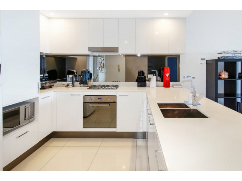 1803/5 Harbour Side Court, Biggera Waters QLD 4216