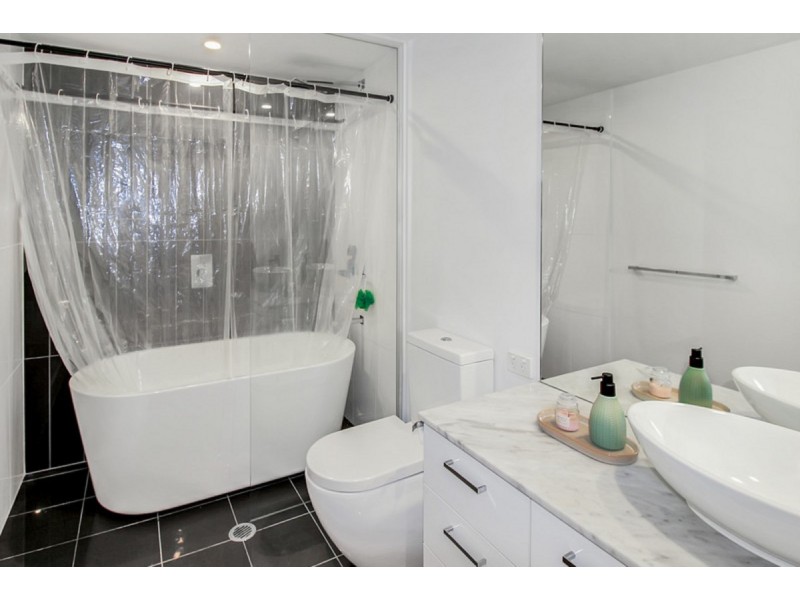 1803/5 Harbour Side Court, Biggera Waters QLD 4216