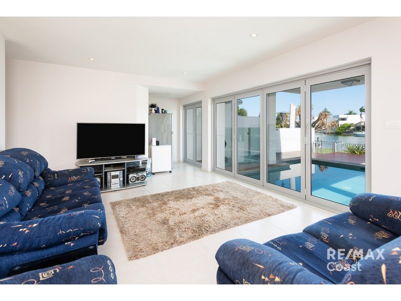 4/10 Ray Street, Runaway Bay QLD 4216