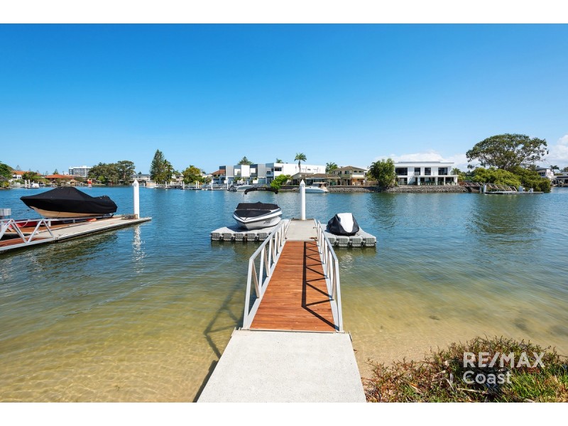 4/10 Ray Street, Runaway Bay QLD 4216