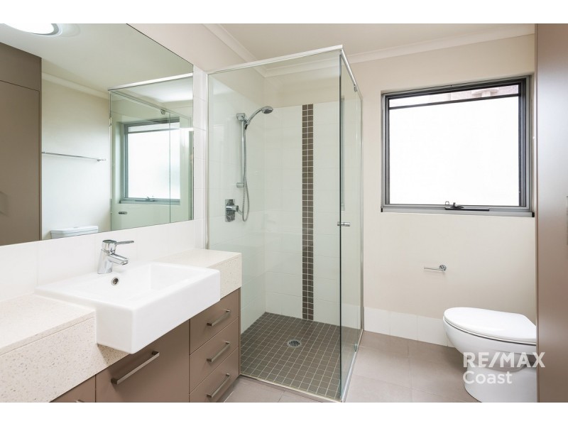 22/12-18 Bayview Street, Runaway Bay QLD 4216