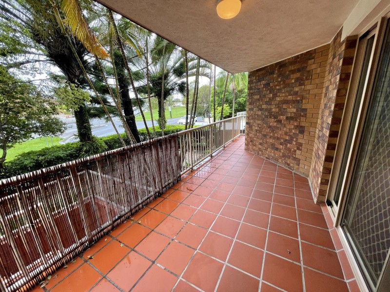 2/28 Sykes Court, Southport QLD 4215