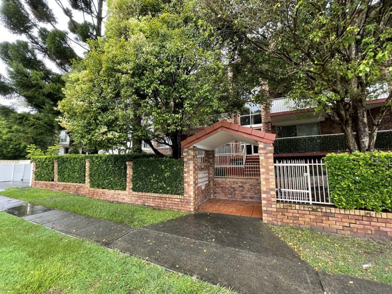 2/28 Sykes Court, Southport QLD 4215