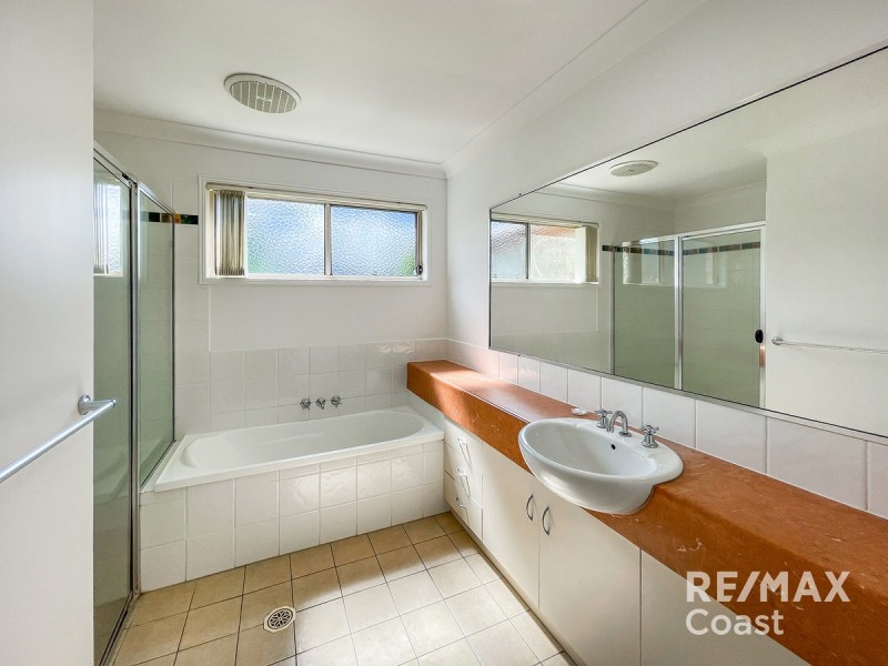 8 Sugargum Court, Molendinar QLD 4214