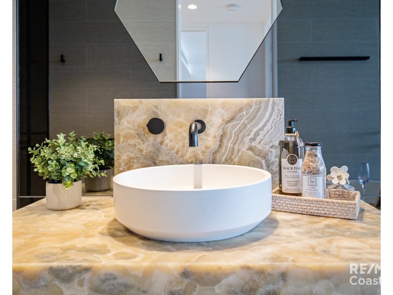 11105/36 Old Burleigh Road, Surfers Paradise QLD 4217