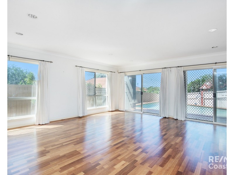 1/291 ASHMORE Road, Benowa QLD 4217