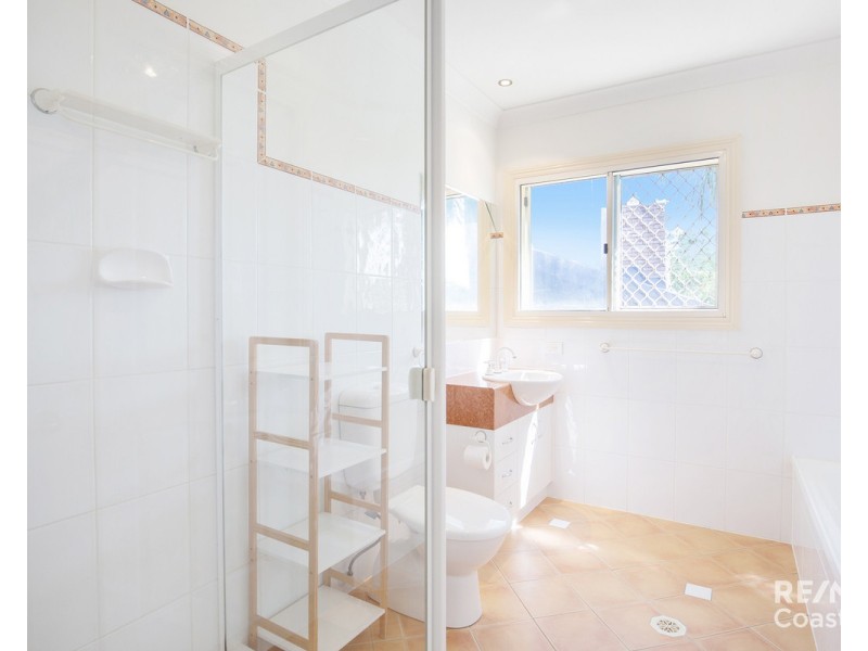 1/291 ASHMORE Road, Benowa QLD 4217