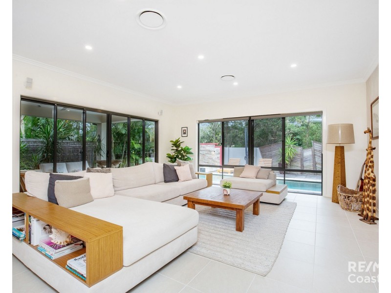 42 Terrigal Crescent, Southport QLD 4215