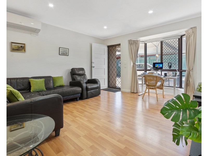 2/17 Hentdale Court, Labrador QLD 4215