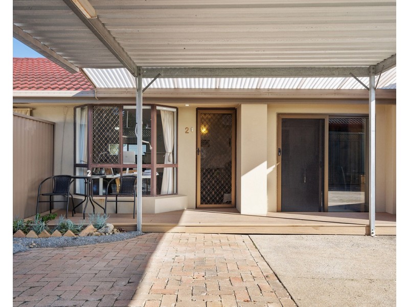 2/17 Hentdale Court, Labrador QLD 4215