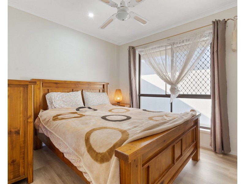 2/17 Hentdale Court, Labrador QLD 4215