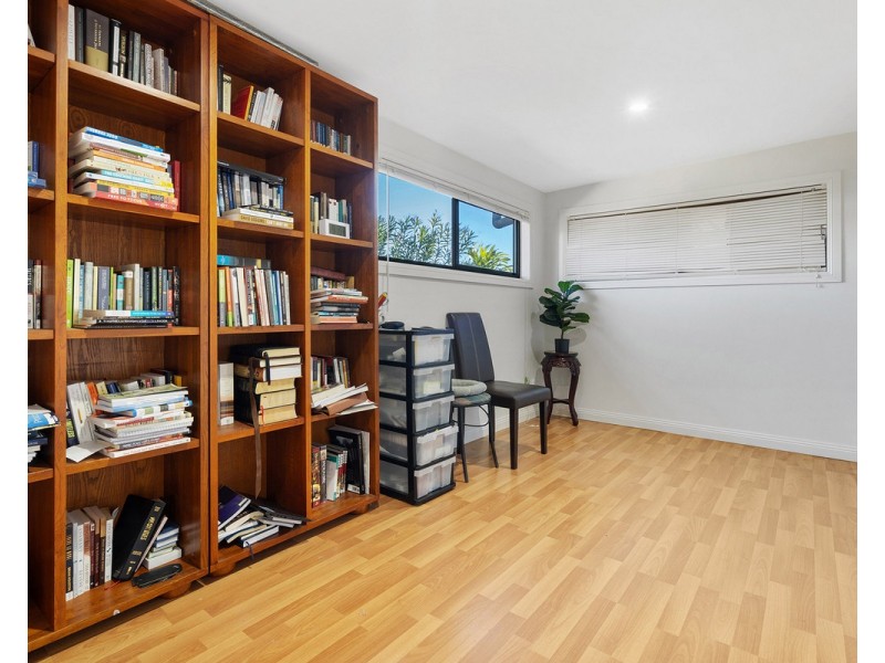 2/17 Hentdale Court, Labrador QLD 4215