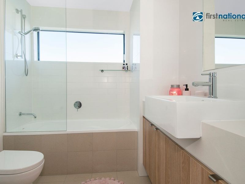 124 North Quay Circuit, Hope Island QLD 4212