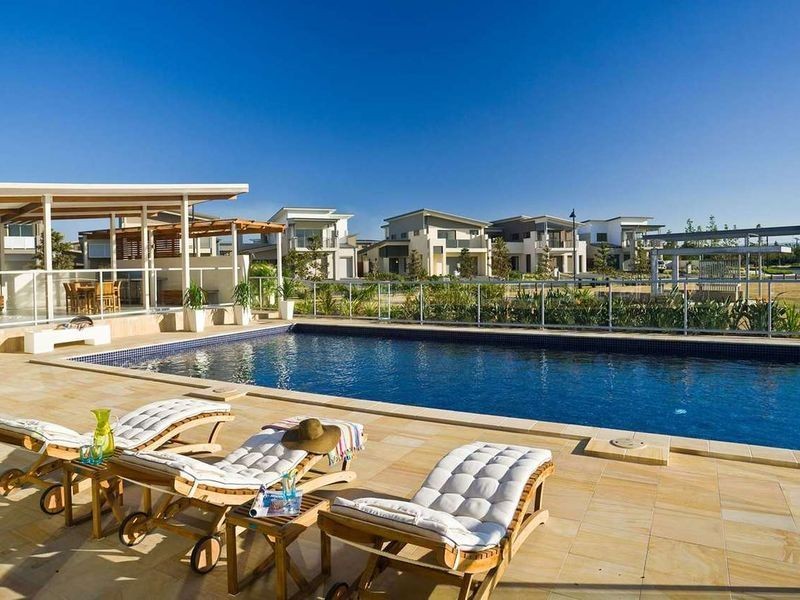 124 North Quay Circuit, Hope Island QLD 4212