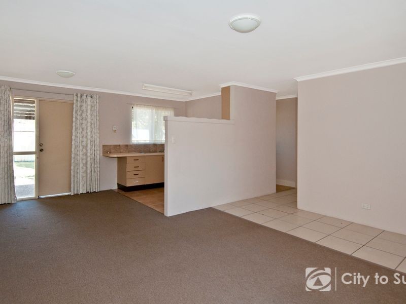 105 Waratah Drive, Crestmead QLD 4132