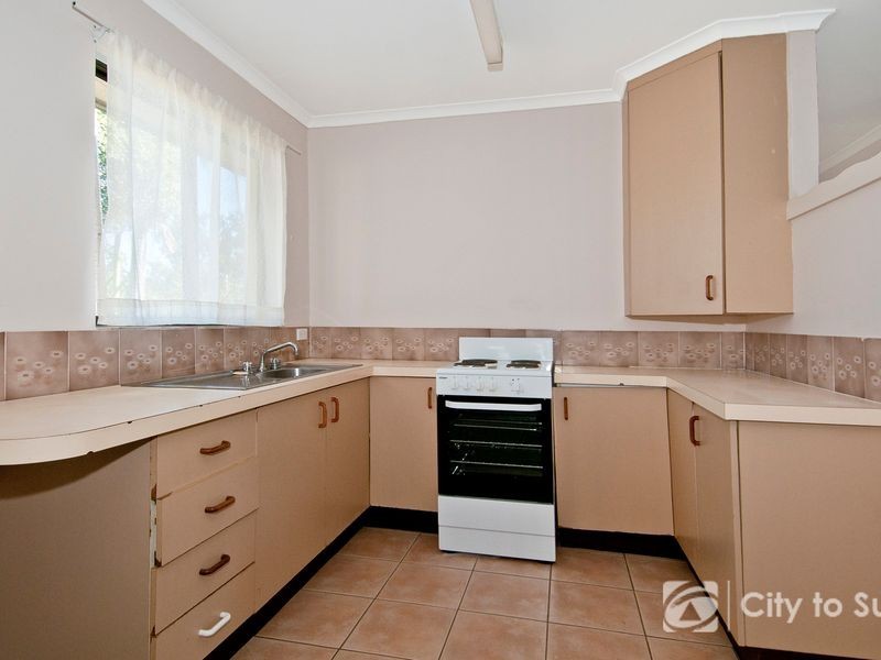 105 Waratah Drive, Crestmead QLD 4132