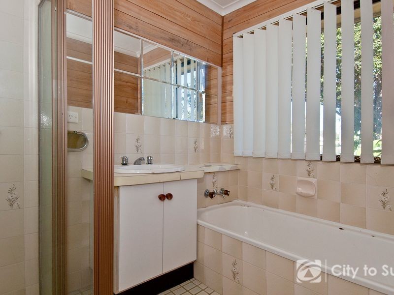 105 Waratah Drive, Crestmead QLD 4132