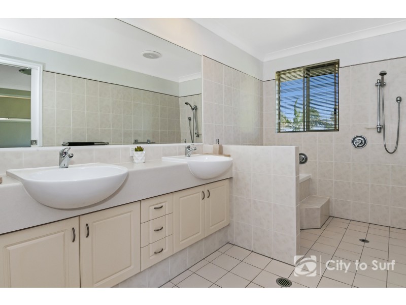 8120 Magnolia Gardens Court, Hope Island QLD 4212