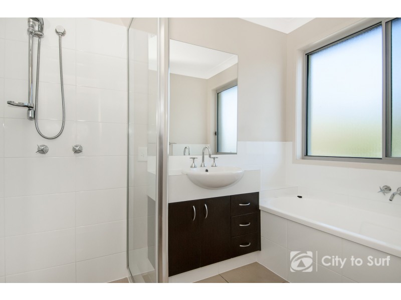 3 Mapleton Close, Waterford QLD 4133