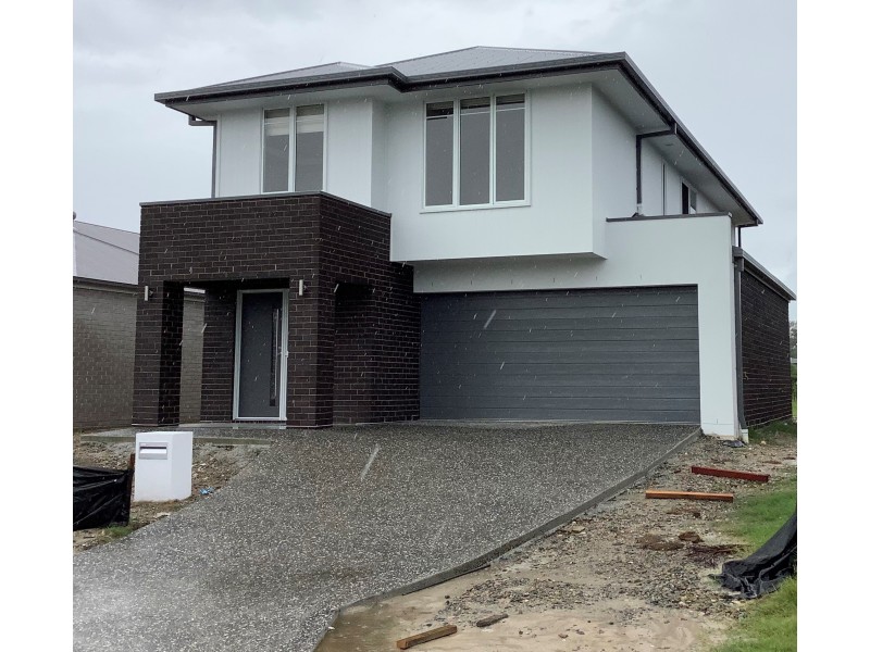 9 Greenview Circuit, Arundel QLD 4214