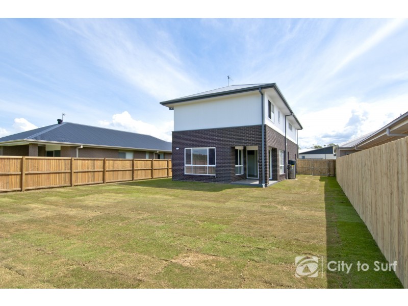 9 Greenview Circuit, Arundel QLD 4214