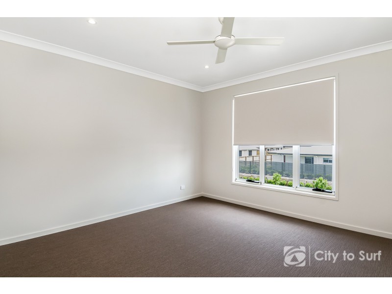 9 Greenview Circuit, Arundel QLD 4214