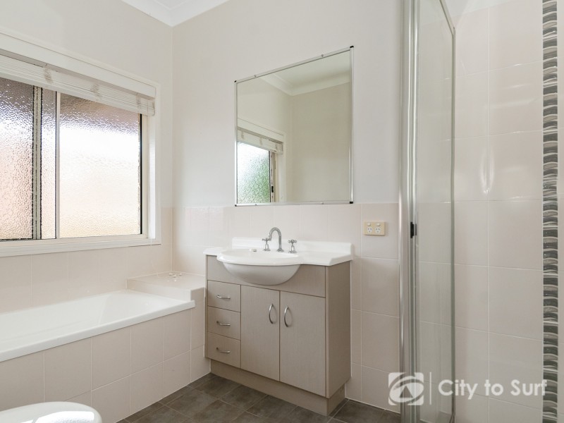 13 Benarkin Close, Waterford QLD 4133