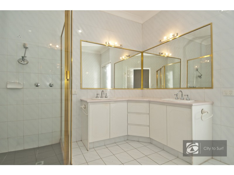 32 Kirralee Drive, Robina QLD 4226