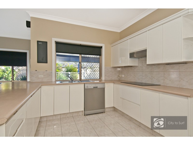 32 Kirralee Drive, Robina QLD 4226