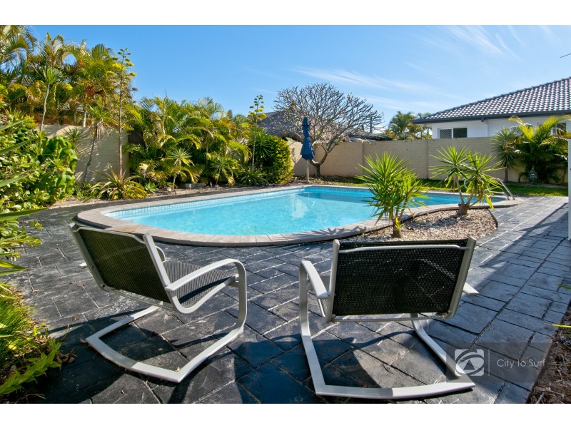 32 Kirralee Drive, Robina QLD 4226