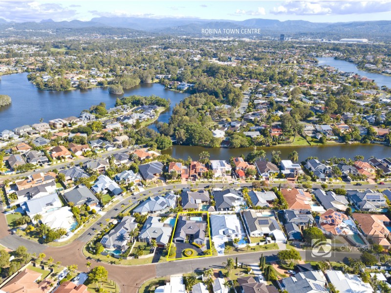 32 Kirralee Drive, Robina QLD 4226