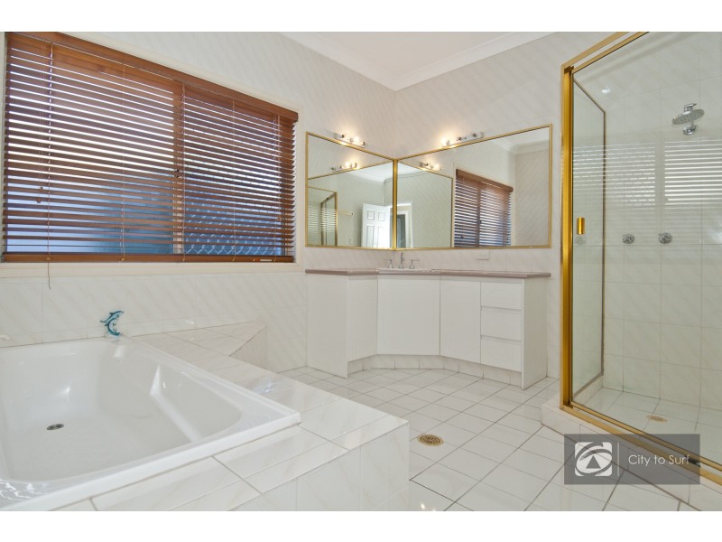 32 Kirralee Drive, Robina QLD 4226