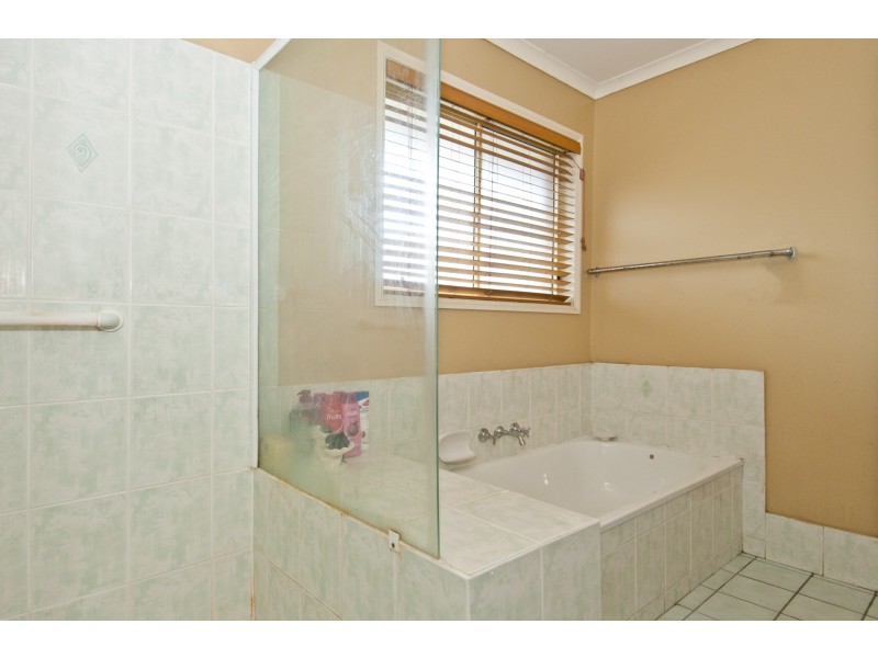 29 Yvonne Crescent, Mount Warren Park QLD 4207