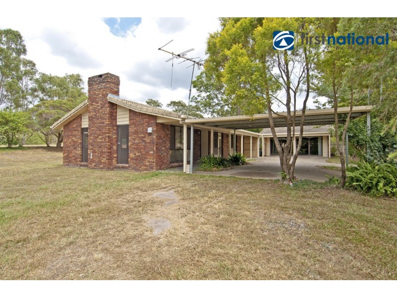 4 Castile Crescent, Holmview QLD 4207