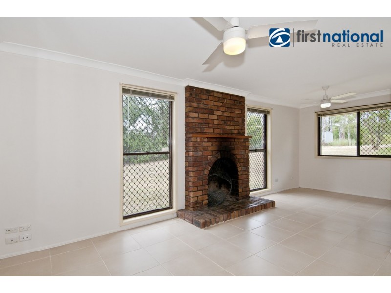 4 Castile Crescent, Holmview QLD 4207