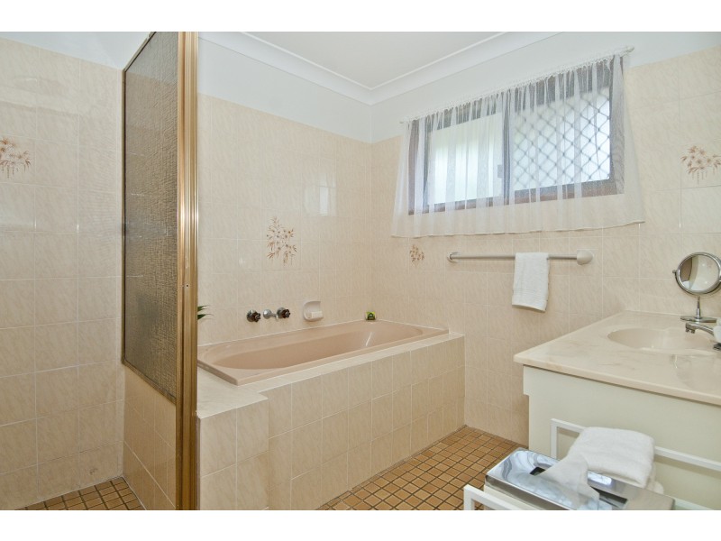 3 Carl Heck Boulevard, Windaroo QLD 4207