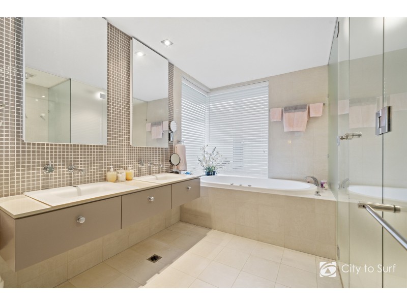 739 Peninsula Drive, Robina QLD 4226