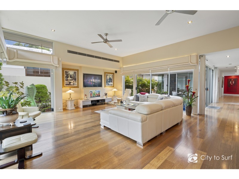 739 Peninsula Drive, Robina QLD 4226