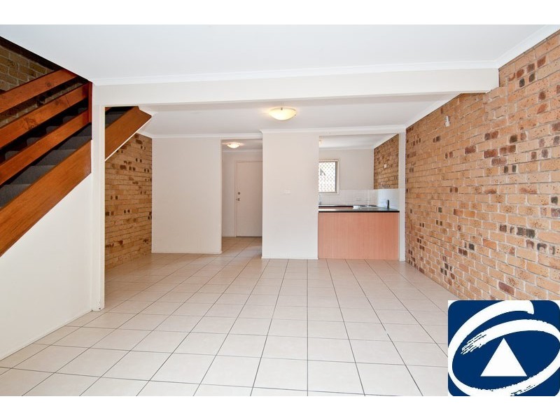 5/2 Tingi Avenue, Tanah Merah QLD 4128