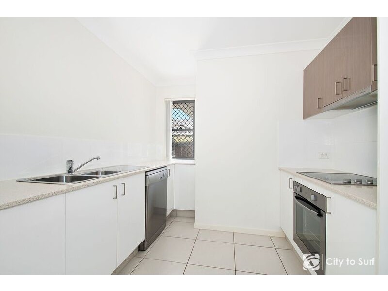2/10 Wollumbin Crescent, Waterford QLD 4133