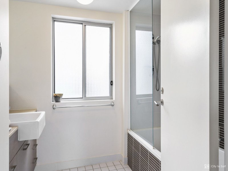 523/64 Sickle Ave, Hope Island QLD 4212